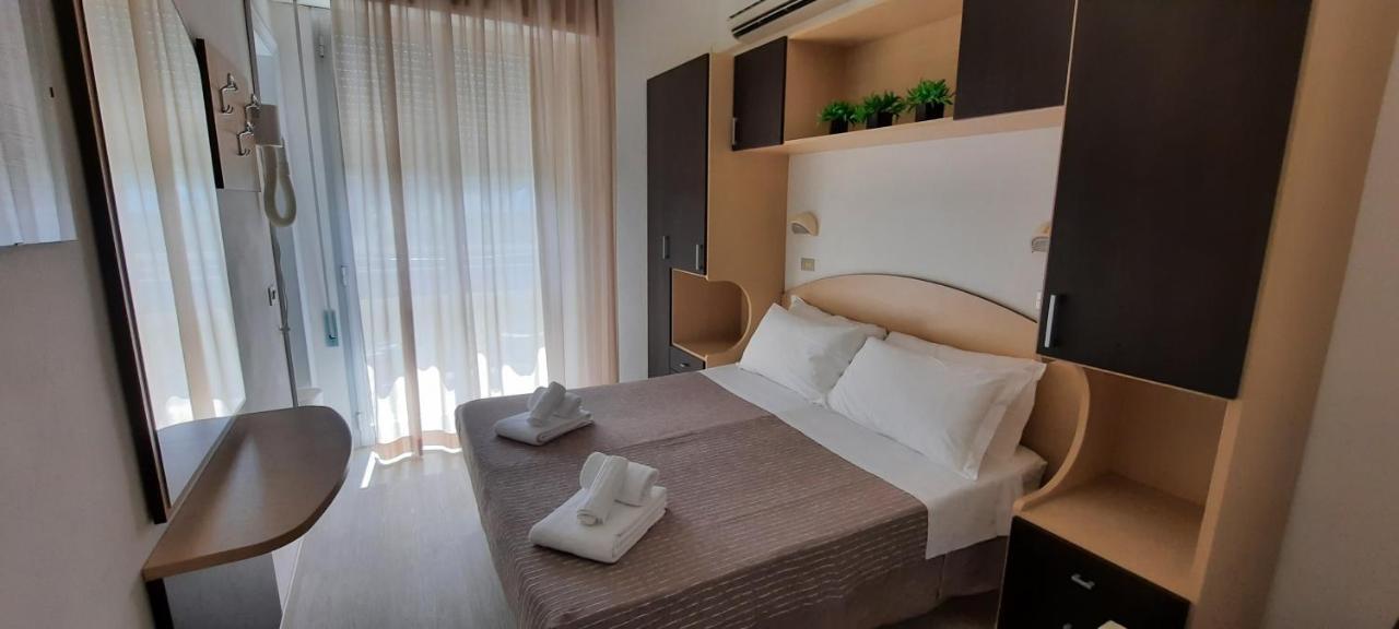 B&B Hotel Serenita เบลลาเรีย-อีเจอา มารีนา ภายนอก รูปภาพ