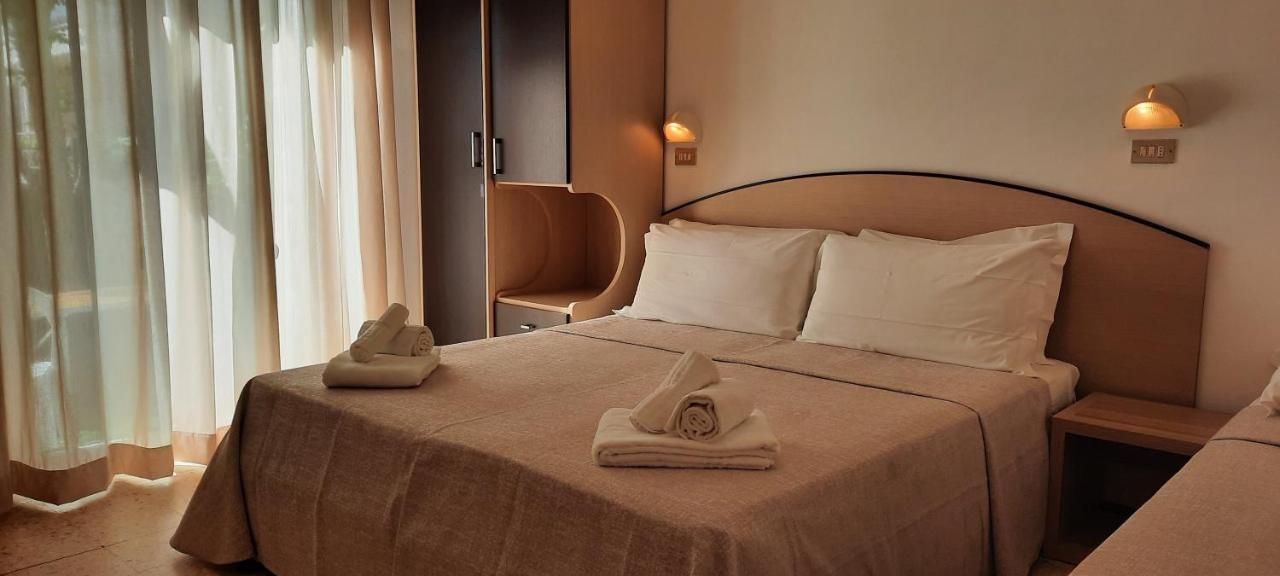 B&B Hotel Serenita เบลลาเรีย-อีเจอา มารีนา ภายนอก รูปภาพ