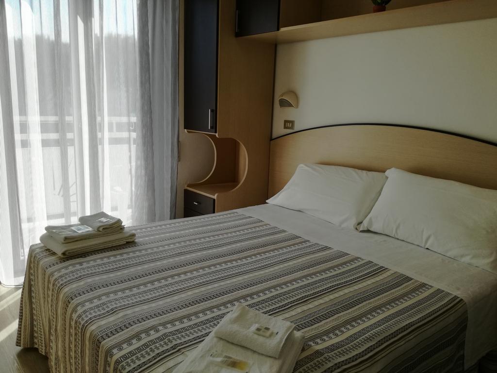 B&B Hotel Serenita เบลลาเรีย-อีเจอา มารีนา ภายนอก รูปภาพ