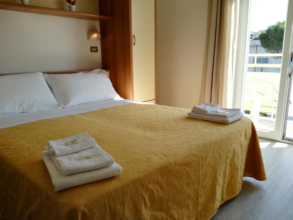 B&B Hotel Serenita เบลลาเรีย-อีเจอา มารีนา ภายนอก รูปภาพ